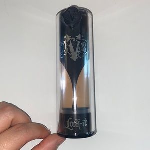 KAT VON D FOUNDATION